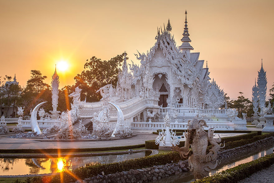 Белоснежный храм Wat Rong Khun